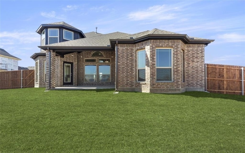 2418 White Plains Drive, Midlothian, TX 76065, 5 Bedrooms Bedrooms, ,3 BathroomsBathrooms,Residential,For Sale,2418 White Plains Drive,20242277