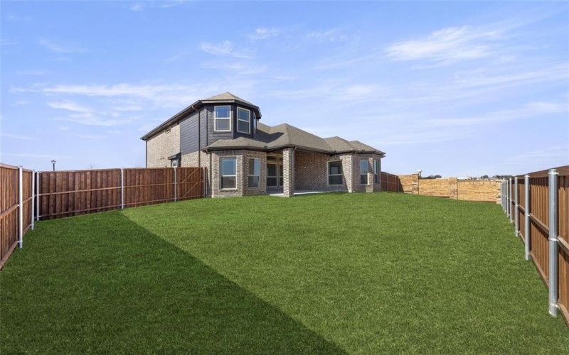 2418 White Plains Drive, Midlothian, TX 76065, 5 Bedrooms Bedrooms, ,3 BathroomsBathrooms,Residential,For Sale,2418 White Plains Drive,20242277