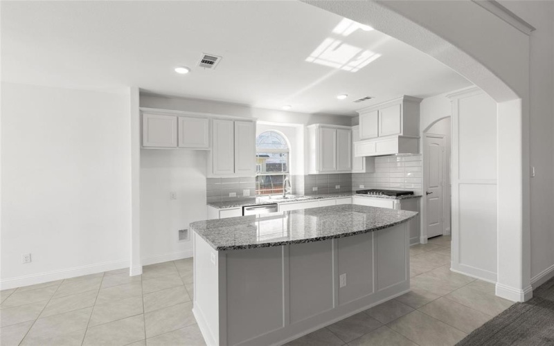 2418 White Plains Drive, Midlothian, TX 76065, 5 Bedrooms Bedrooms, ,3 BathroomsBathrooms,Residential,For Sale,2418 White Plains Drive,20242277