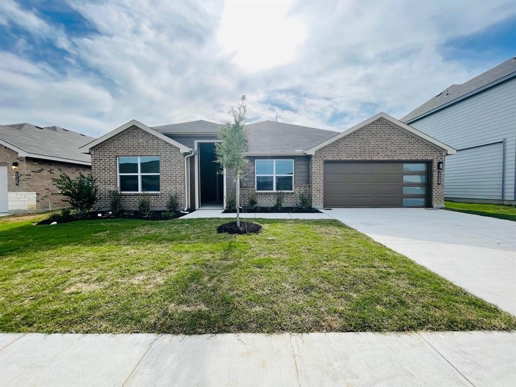 1729 ZILKER PARK Trail, Alvarado, TX 76009, 4 Bedrooms Bedrooms, ,2 BathroomsBathrooms,Residential,For Sale,1729 ZILKER PARK Trail,20245133