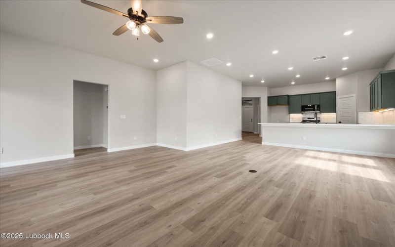6915 55th Street, Lubbock, TX 79407, 3 Habitaciones Habitaciones , ,2 BañosBaños,Residential,En Venta,6915 55th Street,202554137
