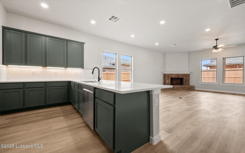 6915 55th Street, Lubbock, TX 79407, 3 Habitaciones Habitaciones , ,2 BañosBaños,Residential,En Venta,6915 55th Street,202554137