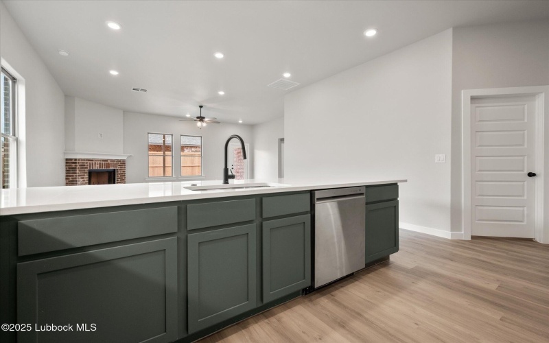 6915 55th Street, Lubbock, TX 79407, 3 Habitaciones Habitaciones , ,2 BañosBaños,Residential,En Venta,6915 55th Street,202554137