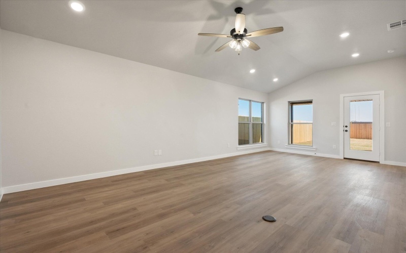 7033 8th Street, Lubbock, TX 79416, 4 Habitaciones Habitaciones , ,2 BañosBaños,Residential,En Venta,7033 8th Street,202553097