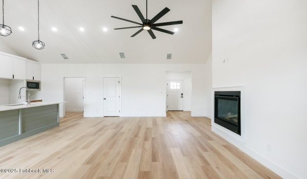 6945 12th Street, Lubbock, TX 79416, 3 Bedrooms Bedrooms, ,2 BathroomsBathrooms,Residential,For Sale,6945 12th Street,202553106