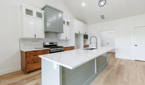 6945 12th Street, Lubbock, TX 79416, 3 Bedrooms Bedrooms, ,2 BathroomsBathrooms,Residential,For Sale,6945 12th Street,202553106