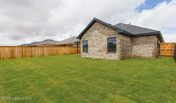6945 12th Street, Lubbock, TX 79416, 3 Bedrooms Bedrooms, ,2 BathroomsBathrooms,Residential,For Sale,6945 12th Street,202553106