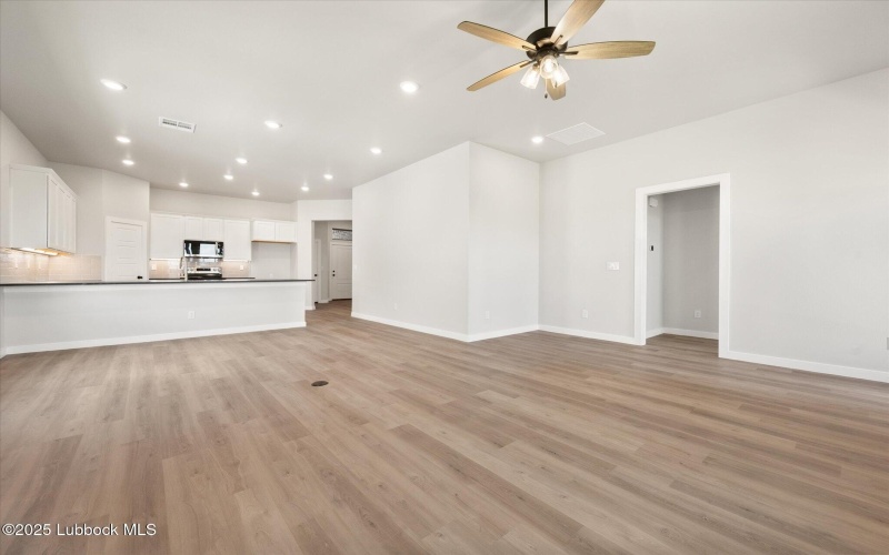 7025 8th Street, Lubbock, TX 79416, 3 Bedrooms Bedrooms, ,2 BathroomsBathrooms,Residential,For Sale,7025 8th Street,202554182
