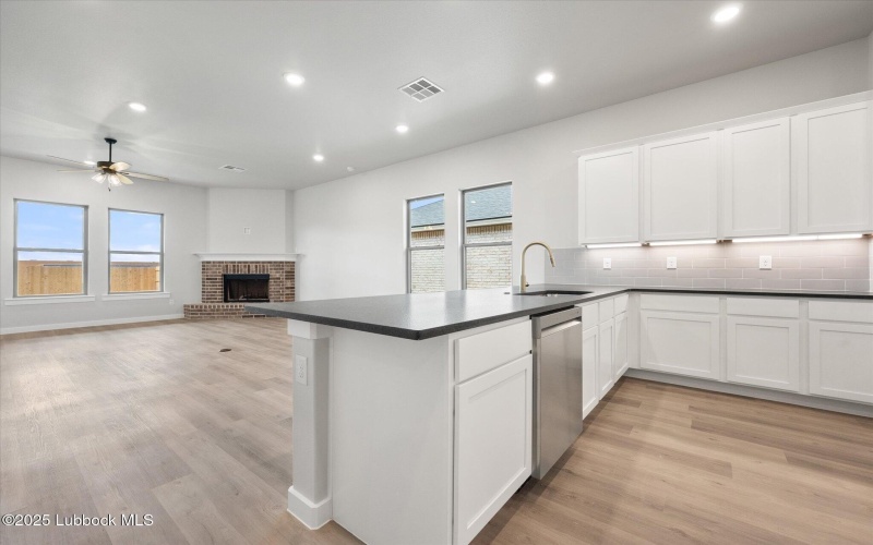 7025 8th Street, Lubbock, TX 79416, 3 Bedrooms Bedrooms, ,2 BathroomsBathrooms,Residential,For Sale,7025 8th Street,202554182