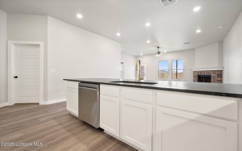 7025 8th Street, Lubbock, TX 79416, 3 Bedrooms Bedrooms, ,2 BathroomsBathrooms,Residential,For Sale,7025 8th Street,202554182