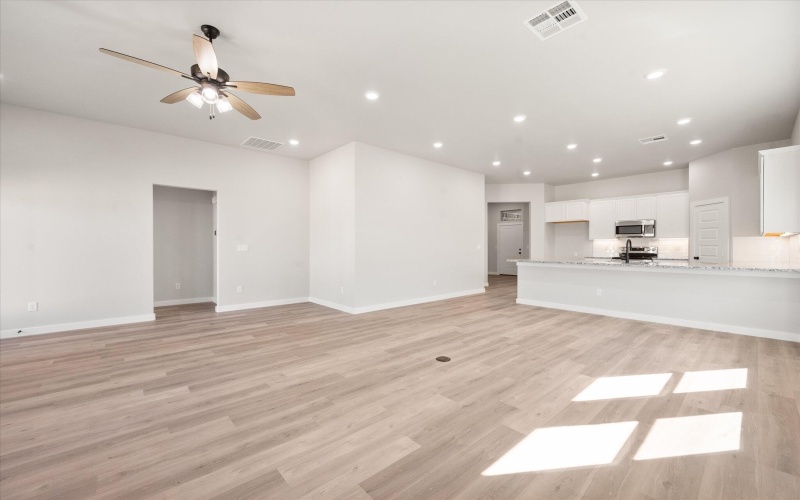 2928 138th Place, Lubbock, TX 79423, 3 Bedrooms Bedrooms, ,2 BathroomsBathrooms,Residential,For Sale,2928 138th Place,202553137