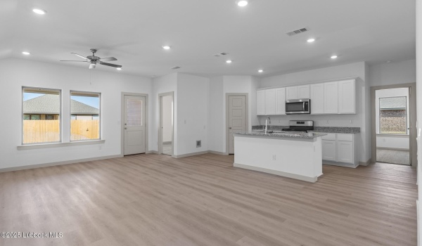 7820 92nd Street, Lubbock, TX 79424, 4 Bedrooms Bedrooms, ,2 BathroomsBathrooms,Residential,For Sale,7820 92nd Street,202554299