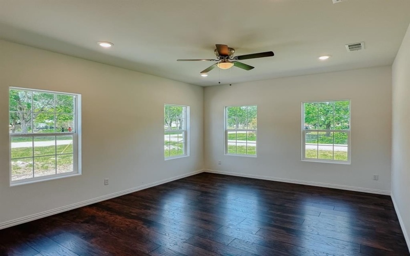 301 SW 6th Street, Kerens, TX 75144, 3 Habitaciones Habitaciones , ,2 BañosBaños,Residential,En Venta,301 SW 6th Street,20306561