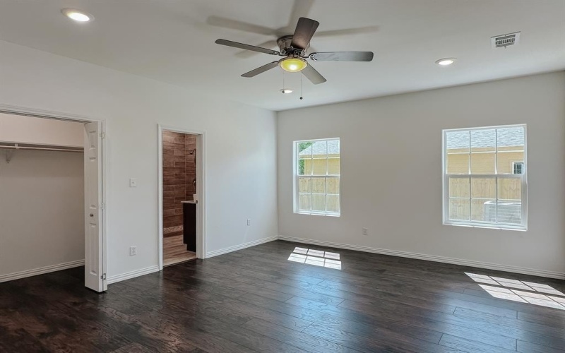 301 SW 6th Street, Kerens, TX 75144, 3 Habitaciones Habitaciones , ,2 BañosBaños,Residential,En Venta,301 SW 6th Street,20306561