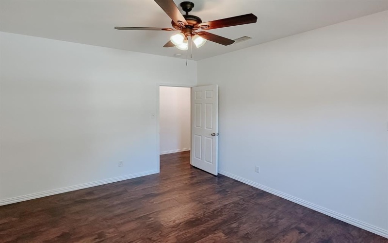301 SW 6th Street, Kerens, TX 75144, 3 Habitaciones Habitaciones , ,2 BañosBaños,Residential,En Venta,301 SW 6th Street,20306561