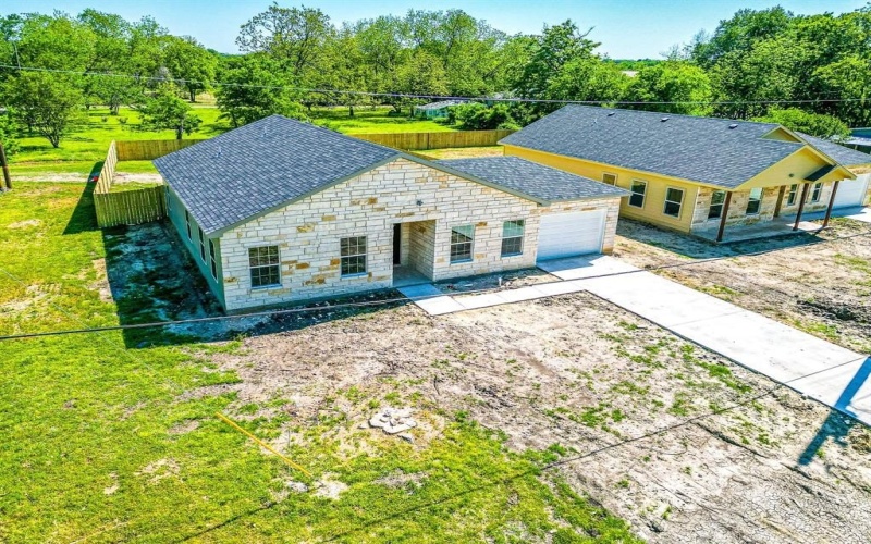 301 SW 6th Street, Kerens, TX 75144, 3 Habitaciones Habitaciones , ,2 BañosBaños,Residential,En Venta,301 SW 6th Street,20306561