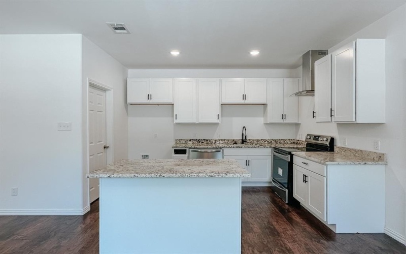 301 SW 6th Street, Kerens, TX 75144, 3 Habitaciones Habitaciones , ,2 BañosBaños,Residential,En Venta,301 SW 6th Street,20306561