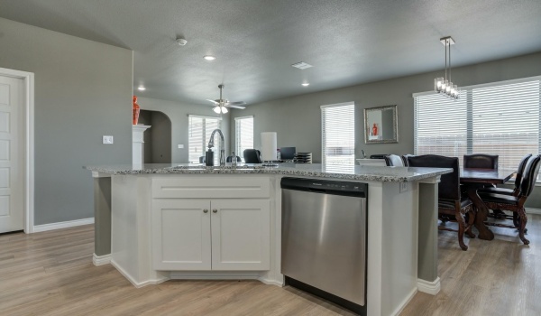 6928 11th Street, Lubbock, TX 79416, 3 Bedrooms Bedrooms, ,2 BathroomsBathrooms,Residential,For Sale,6928 11th Street,202553311