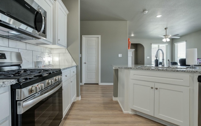 6928 11th Street, Lubbock, TX 79416, 3 Bedrooms Bedrooms, ,2 BathroomsBathrooms,Residential,For Sale,6928 11th Street,202553311