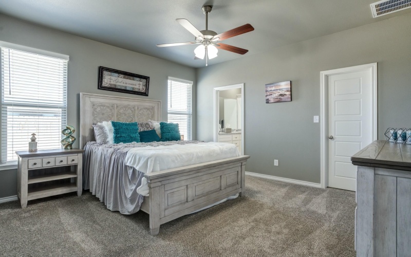 6928 11th Street, Lubbock, TX 79416, 3 Bedrooms Bedrooms, ,2 BathroomsBathrooms,Residential,For Sale,6928 11th Street,202553311