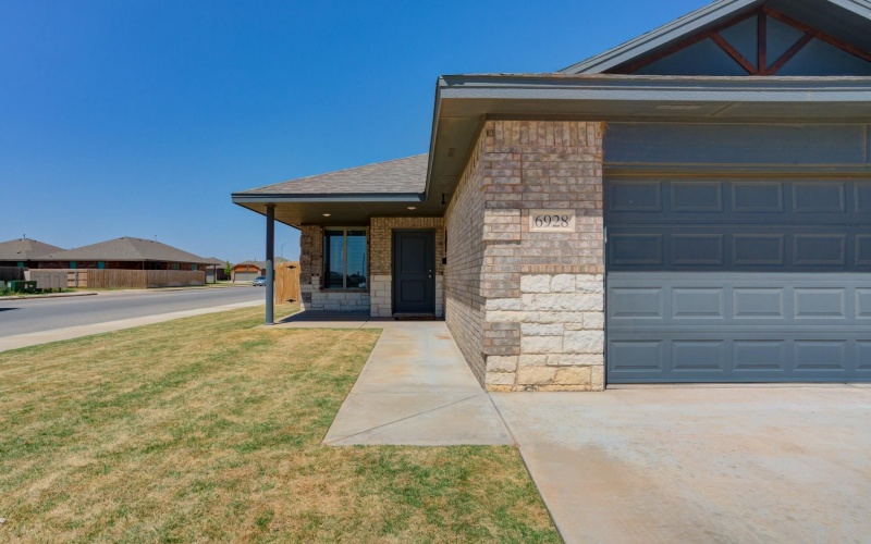 6928 11th Street, Lubbock, TX 79416, 3 Bedrooms Bedrooms, ,2 BathroomsBathrooms,Residential,For Sale,6928 11th Street,202553311