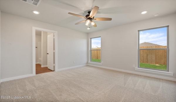 1618 N Dover Avenue, Lubbock, TX 79416, 4 Habitaciones Habitaciones , ,2 BañosBaños,Residential,En Venta,1618 N Dover Avenue,202553320