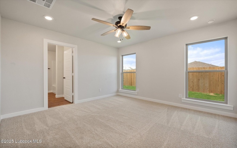 1618 N Dover Avenue, Lubbock, TX 79416, 4 Habitaciones Habitaciones , ,2 BañosBaños,Residential,En Venta,1618 N Dover Avenue,202553320