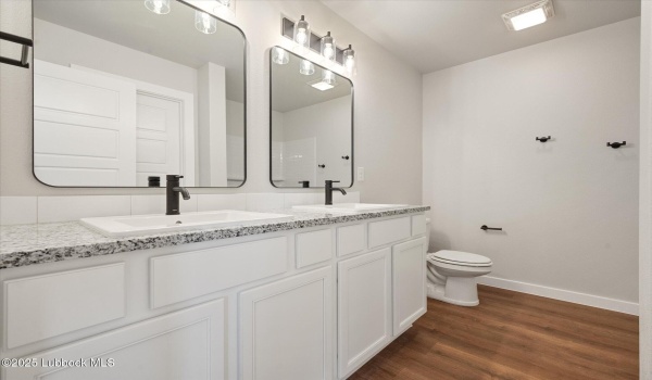 1618 N Dover Avenue, Lubbock, TX 79416, 4 Habitaciones Habitaciones , ,2 BañosBaños,Residential,En Venta,1618 N Dover Avenue,202553320