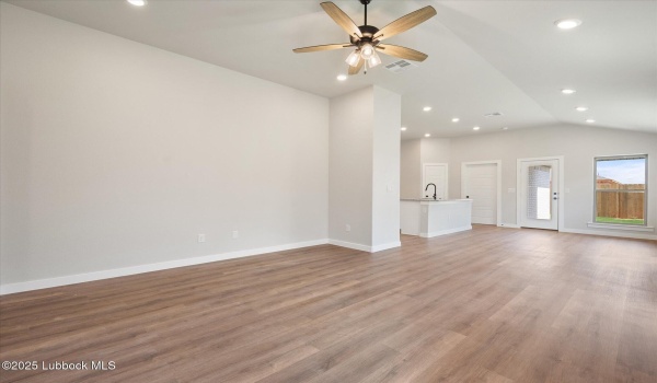 1618 N Dover Avenue, Lubbock, TX 79416, 4 Habitaciones Habitaciones , ,2 BañosBaños,Residential,En Venta,1618 N Dover Avenue,202553320