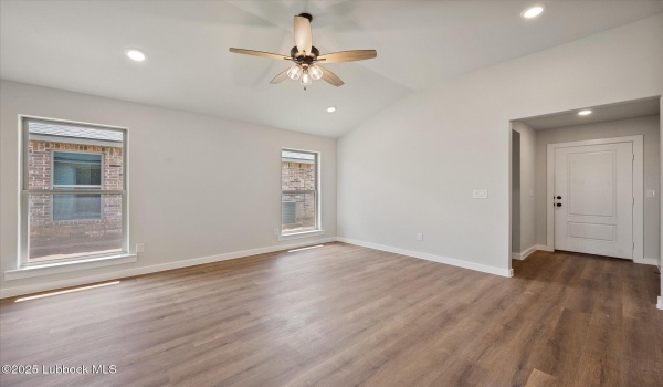 1618 N Dover Avenue, Lubbock, TX 79416, 4 Habitaciones Habitaciones , ,2 BañosBaños,Residential,En Venta,1618 N Dover Avenue,202553320