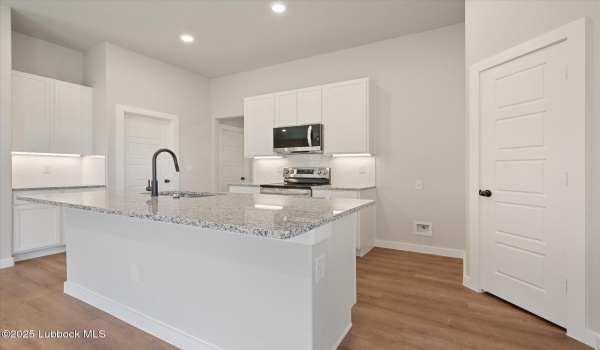 1618 N Dover Avenue, Lubbock, TX 79416, 4 Habitaciones Habitaciones , ,2 BañosBaños,Residential,En Venta,1618 N Dover Avenue,202553320