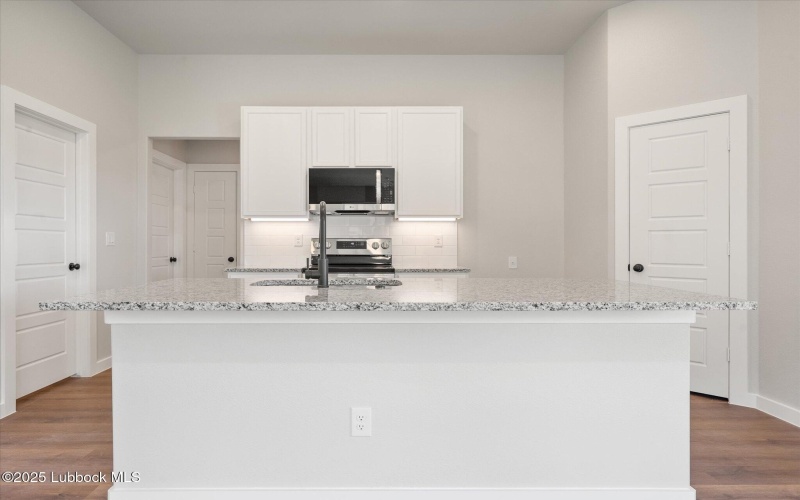 1618 N Dover Avenue, Lubbock, TX 79416, 4 Habitaciones Habitaciones , ,2 BañosBaños,Residential,En Venta,1618 N Dover Avenue,202553320