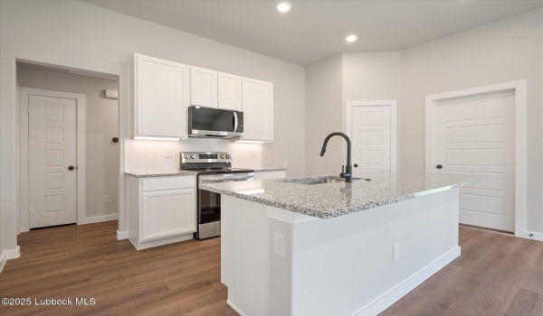 1618 N Dover Avenue, Lubbock, TX 79416, 4 Habitaciones Habitaciones , ,2 BañosBaños,Residential,En Venta,1618 N Dover Avenue,202553320
