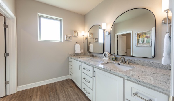 4403 103rd Street, Lubbock, TX 79424, 4 Bedrooms Bedrooms, ,5 BathroomsBathrooms,Residential,For Sale,4403 103rd Street,202553341