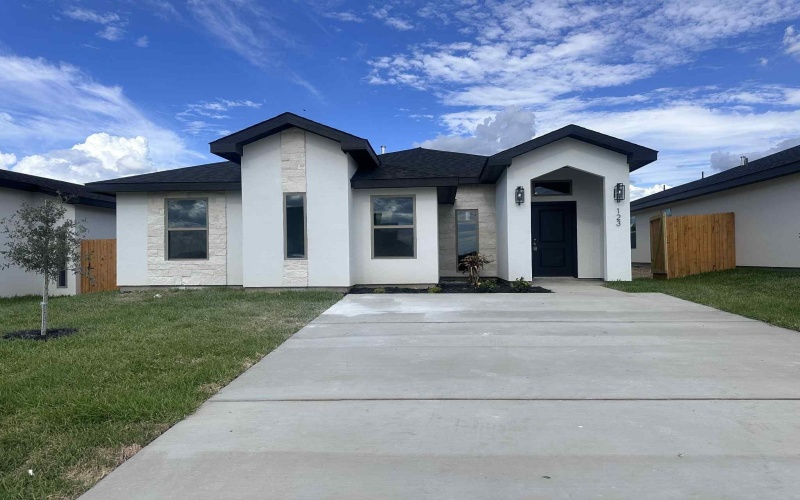 123 Faith Dr., Laredo, TX 78045, 4 Bedrooms Bedrooms, ,2 BathroomsBathrooms,Residential,For Sale,123 Faith Dr.,20251846
