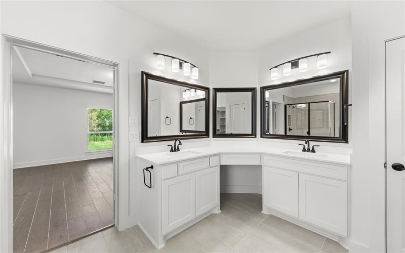 671 Majestic Oak Lane, Waxahachie, TX 75165, 5 Bedrooms Bedrooms, ,3 BathroomsBathrooms,Residential,For Sale,671 Majestic Oak Lane,20341140