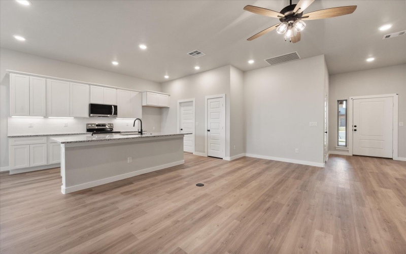 3003 140th Street, Lubbock, TX 79423, 3 Bedrooms Bedrooms, ,2 BathroomsBathrooms,Residential,For Sale,3003 140th Street,202553397