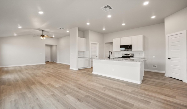3012 140th Street, Lubbock, TX 79423, 4 Bedrooms Bedrooms, ,2 BathroomsBathrooms,Residential,For Sale,3012 140th Street,202553401