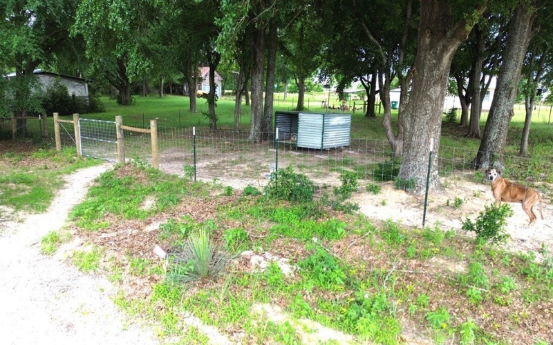 1322 North Market Street, Grapeland, TX 75844, 3 Habitaciones Habitaciones , ,2 BañosBaños,Residential,En Venta,1322 North Market Street,22500811