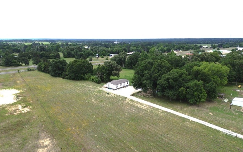 1322 North Market Street, Grapeland, TX 75844, 3 Habitaciones Habitaciones , ,2 BañosBaños,Residential,En Venta,1322 North Market Street,22500811