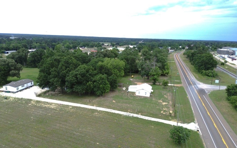 1322 North Market Street, Grapeland, TX 75844, 3 Habitaciones Habitaciones , ,2 BañosBaños,Residential,En Venta,1322 North Market Street,22500811