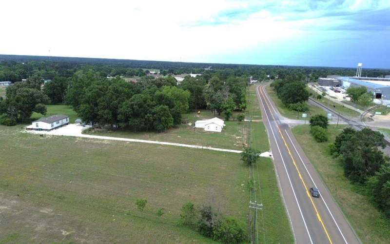 1322 North Market Street, Grapeland, TX 75844, 3 Habitaciones Habitaciones , ,2 BañosBaños,Residential,En Venta,1322 North Market Street,22500811