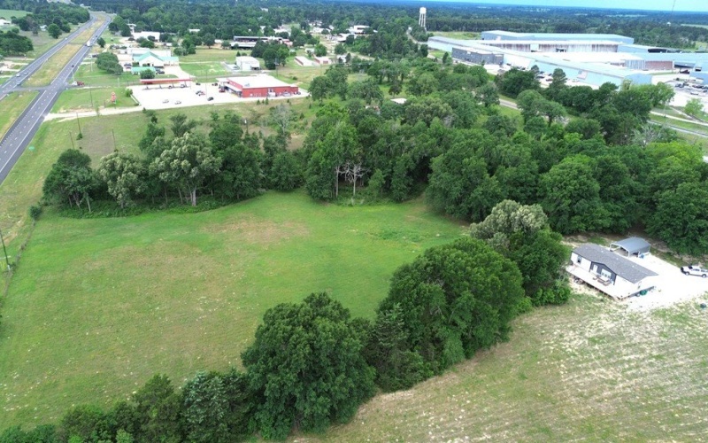 1322 North Market Street, Grapeland, TX 75844, 3 Habitaciones Habitaciones , ,2 BañosBaños,Residential,En Venta,1322 North Market Street,22500811