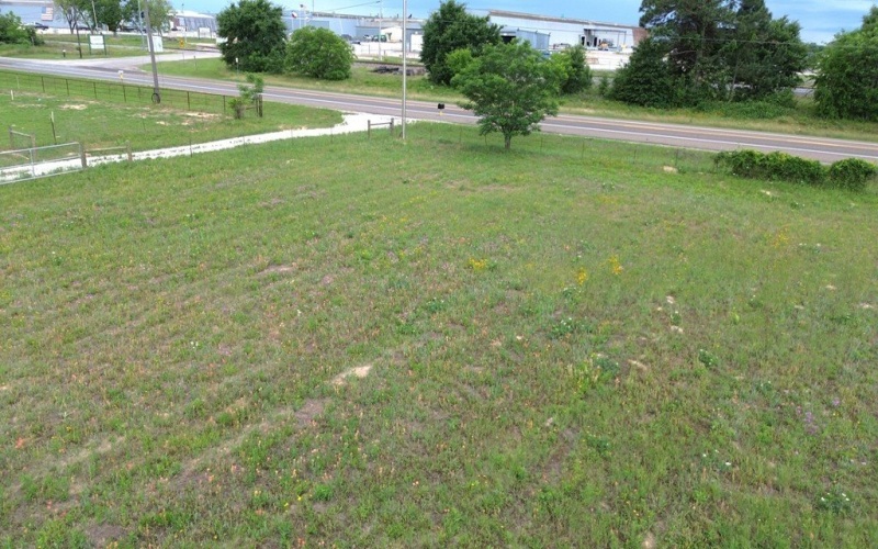 1322 North Market Street, Grapeland, TX 75844, 3 Habitaciones Habitaciones , ,2 BañosBaños,Residential,En Venta,1322 North Market Street,22500811