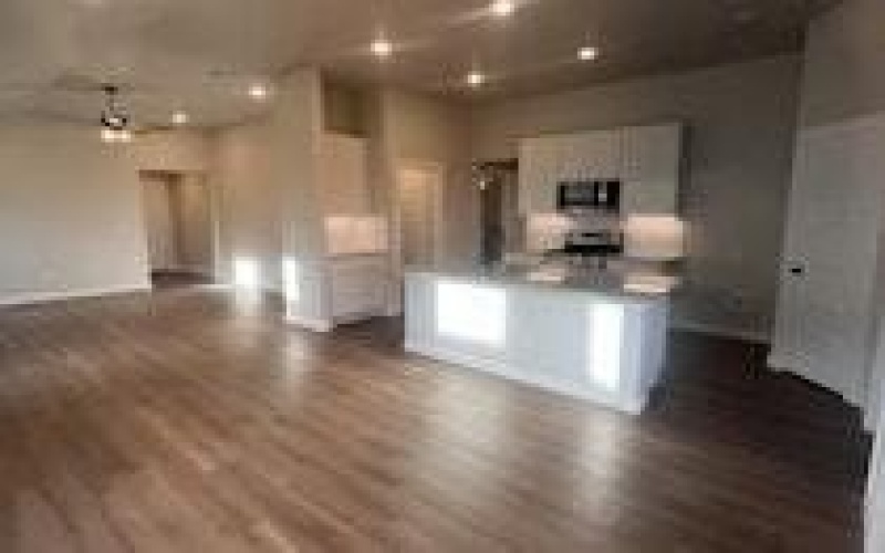 3001 140th Street, Lubbock, TX 79423, 4 Bedrooms Bedrooms, ,2 BathroomsBathrooms,Residential Lease,For Rent,3001 140th Street,202553570