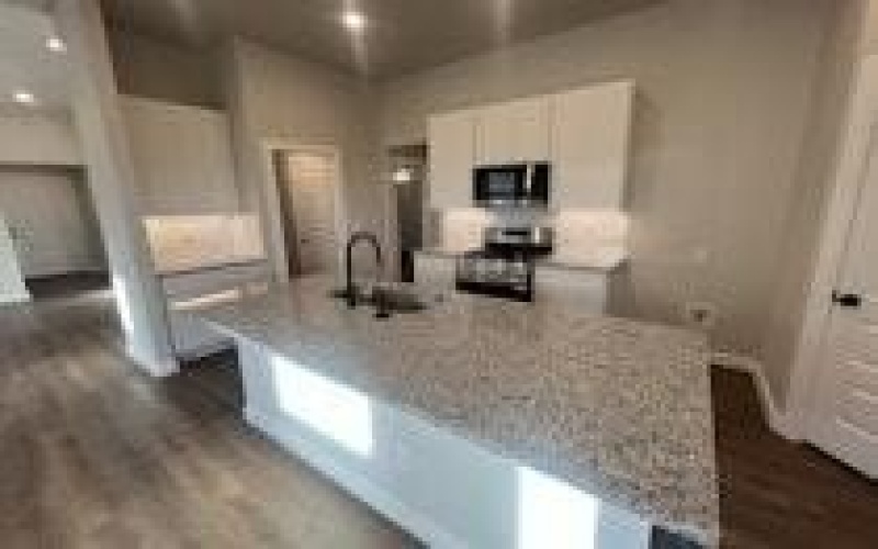 3001 140th Street, Lubbock, TX 79423, 4 Bedrooms Bedrooms, ,2 BathroomsBathrooms,Residential Lease,For Rent,3001 140th Street,202553570
