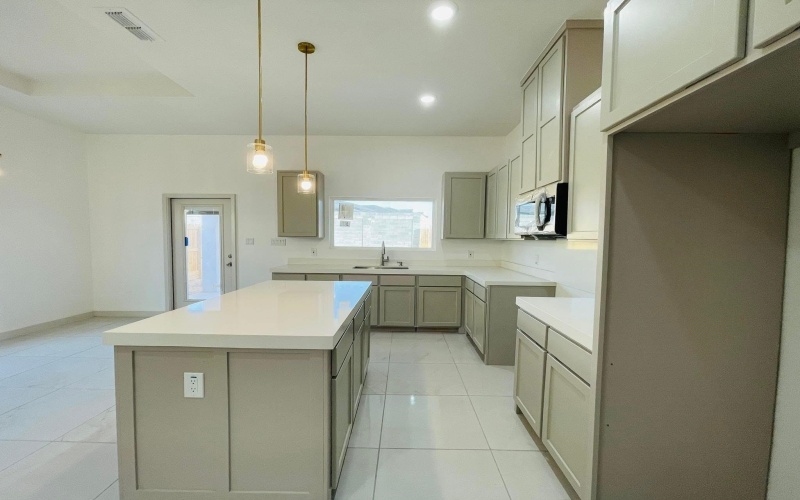 3709 Birge Dr., LAREDO, TX 78046, 3 Habitaciones Habitaciones , ,2 BañosBaños,Residential,En Venta,3709 Birge Dr.,20251226