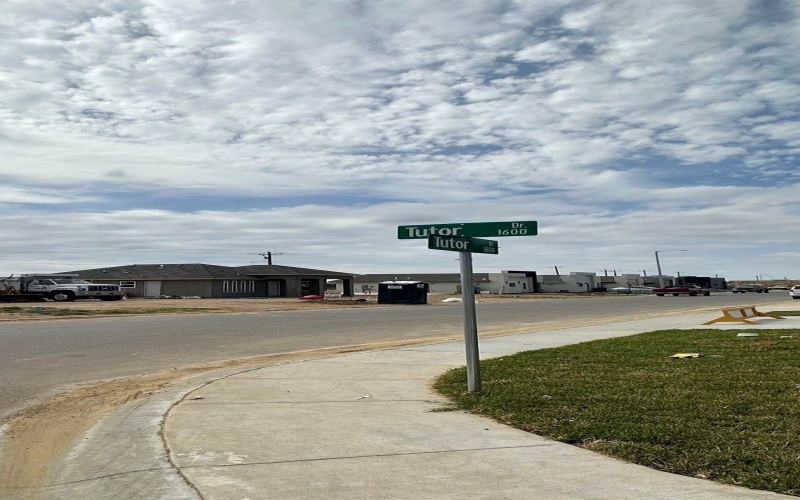 1613 Tutor Dr., Laredo, TX 78045, 3 Bedrooms Bedrooms, ,2 BathroomsBathrooms,Residential,For Sale,1613 Tutor Dr.,20251229