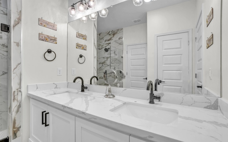 715 Journey Loop, Laredo, TX 78045, 3 Bedrooms Bedrooms, ,2 BathroomsBathrooms,Residential,For Sale,715 Journey Loop,20251314
