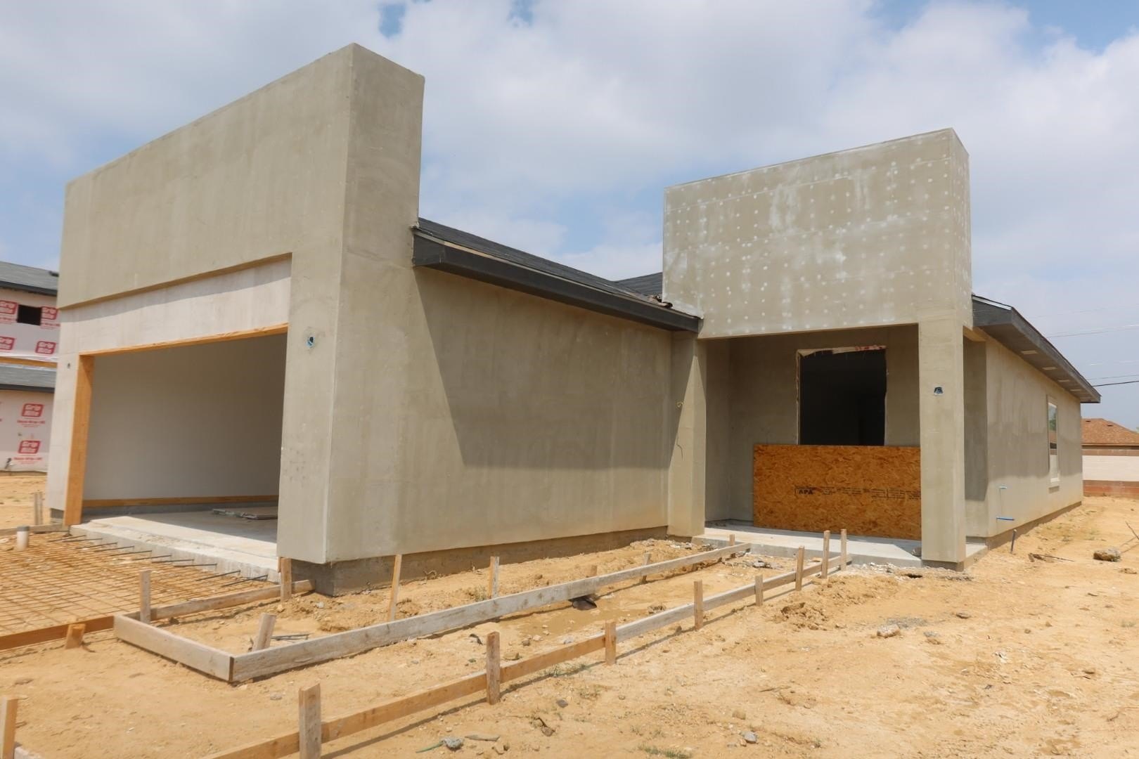 2406 Durazno Ct., Laredo, TX 78046, 3 Bedrooms Bedrooms, ,2 BathroomsBathrooms,Residential,For Sale,2406 Durazno Ct.,20251319